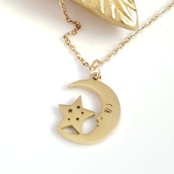 New! FP Star & Moon Necklace - Picture 5 of 15
